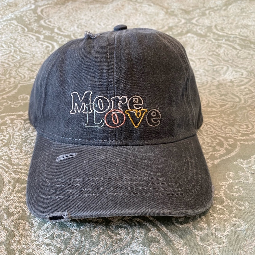NWT Gray adjustable more love hat